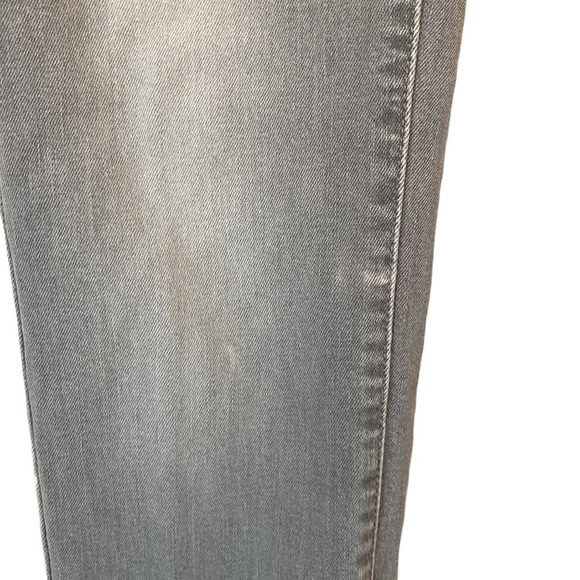 Levi’s gray size 30 waist and 28 inseam mid rise skinny. Great with boots!
C - Picture 9 of 12